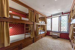 TsaTsa Hotel - Hostel