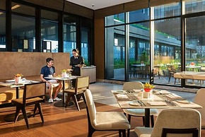 Wyndham Grand Yangon Hotel