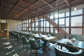 Wyndham Grand Yangon Hotel