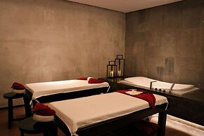 Wyndham Grand Yangon Hotel