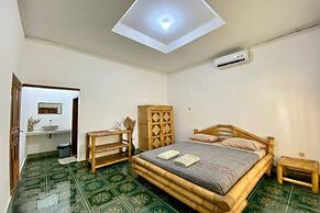 Duyung Rooms and Resto