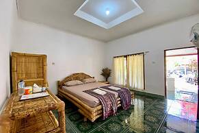 Duyung Rooms and Resto