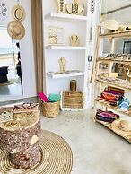 Geo & Art Boutique Hotel