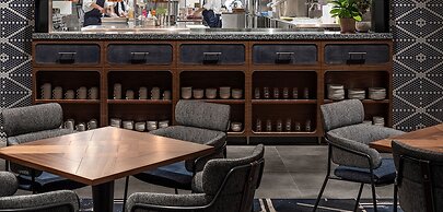 THE LIVELY FUKUOKA HAKATA