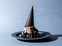 THE LIVELY FUKUOKA HAKATA