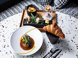 THE LIVELY FUKUOKA HAKATA