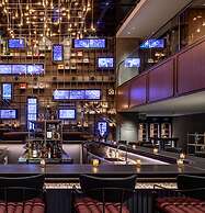 THE LIVELY FUKUOKA HAKATA