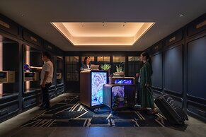 THE LIVELY FUKUOKA HAKATA