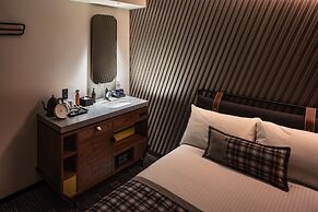 THE LIVELY FUKUOKA HAKATA