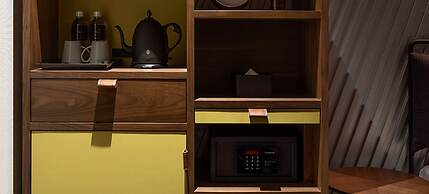 THE LIVELY FUKUOKA HAKATA