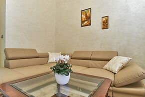 Presidential Apartment In The  Old Town Square