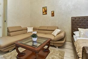 Presidential Apartment In The  Old Town Square