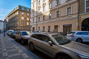 Presidential Apartment In The  Old Town Square