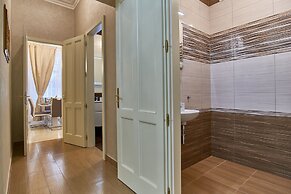 Presidential Apartment In The  Old Town Square