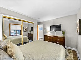 Inner Circle 3 1 Bedroom Condo by RedAwning