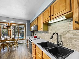 Inner Circle 3 1 Bedroom Condo by RedAwning