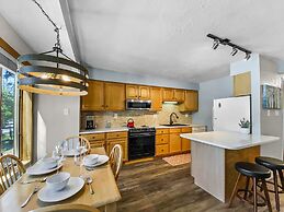 Inner Circle 3 1 Bedroom Condo by RedAwning