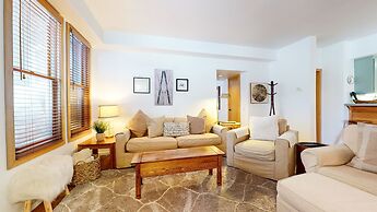 Snowcreek #887 2 Bedroom Condo by RedAwning