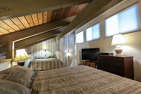 Sunshine Village 104 Beautiful, Convenient, and Close to it all by Red