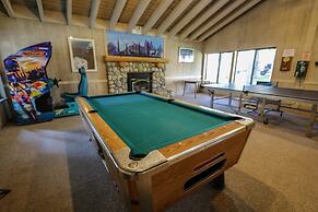 Sunshine Village 104 Beautiful, Convenient, and Close to it all by Red