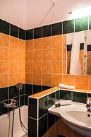 Exclusive Riverside Apartment In Heart Of Prague