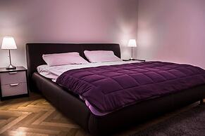 Exclusive Riverside Apartment In Heart Of Prague