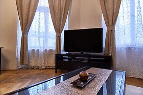 Old Town Square Royal Apartment
