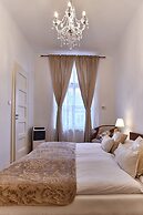 Old Town Square Royal Apartment