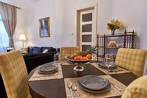 Old Town Square Royal Apartment