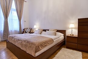 Old Town Square Royal Apartment