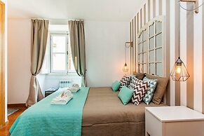 LxWay Apartments Yellow Tram