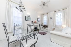 Spacious Apartment in Trendy Islington