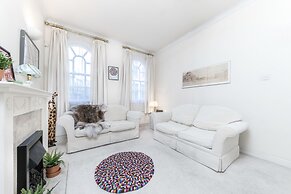 Spacious Apartment in Trendy Islington