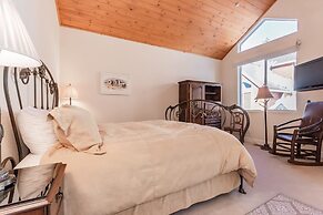 Mammoth Gateway Village # 8