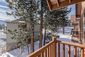 Mammoth Gateway Village # 8