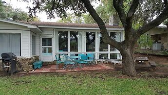 Constant-level Lake LBJ - 3 BR Sleep 12
