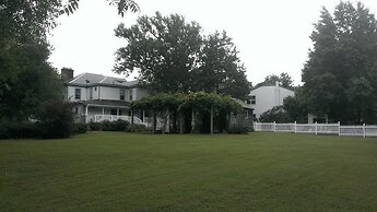 7 Bedroom Manor near Appomattox & Lynchburg