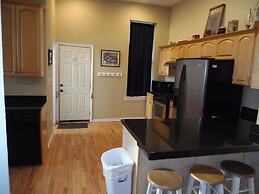 Bucktown, Urban Luxury and Convenience, Near L Train Stop at Western