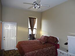 Bucktown, Urban Luxury and Convenience, Near L Train Stop at Western