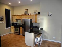 Bucktown, Urban Luxury and Convenience, Near L Train Stop at Western