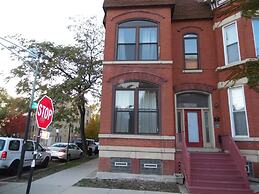 Bucktown, Urban Luxury and Convenience, Near L Train Stop at Western