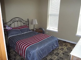 Bucktown, Urban Luxury and Convenience, Near L Train Stop at Western