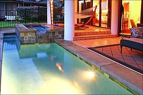 Rate Elegant Home With hot tub and Pool on Makai Golf Course