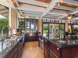 Rate Elegant Home With hot tub and Pool on Makai Golf Course