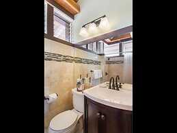 Rate Elegant Home With hot tub and Pool on Makai Golf Course