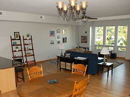 Betsie Harbor Lodging