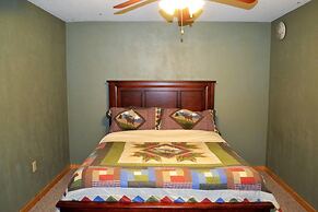 Comfortable Mountain Home near Everything yet Private