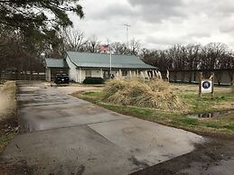 Family Friendly Lake House Located at Mid-west arm of Lake Fork