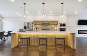 New Luxury Townhome 27