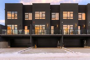 New Luxury Townhome 27